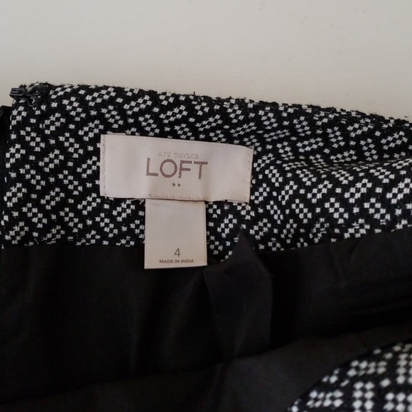 LOFT Pencil Skirt - Picture 4 of 4